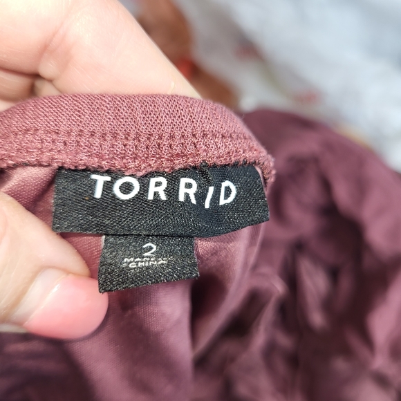 Torrid Lace & Button sleeveless Tank Top - Picture 6 of 9